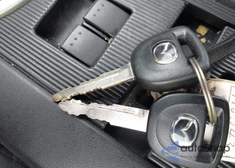 2006 Mazda Mx-5 z USA, uszkodzony, nr VIN JM1NC25F360118543